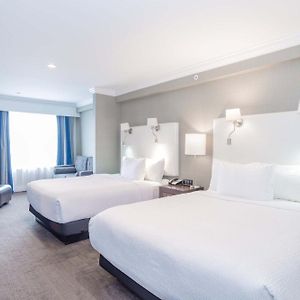Grand Queen Room
